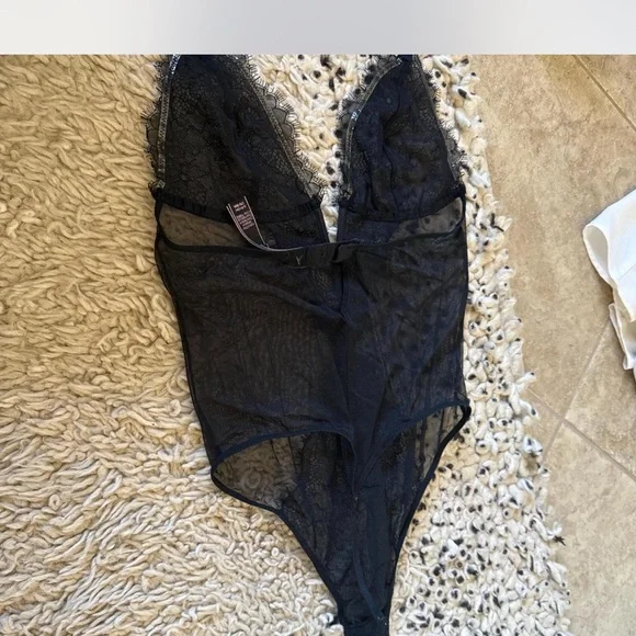 Victoria's Secret lingerie - Picture 2 of 2